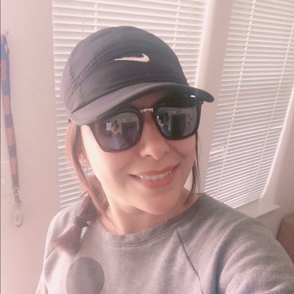Meet your Posher, Alejandra